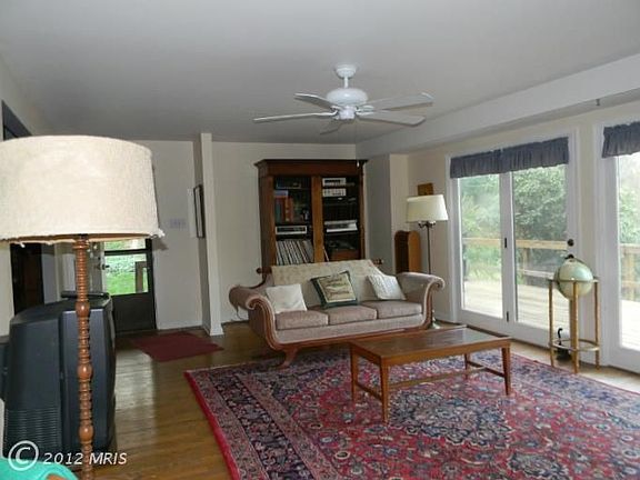 4th image of 933 John Brown Ln