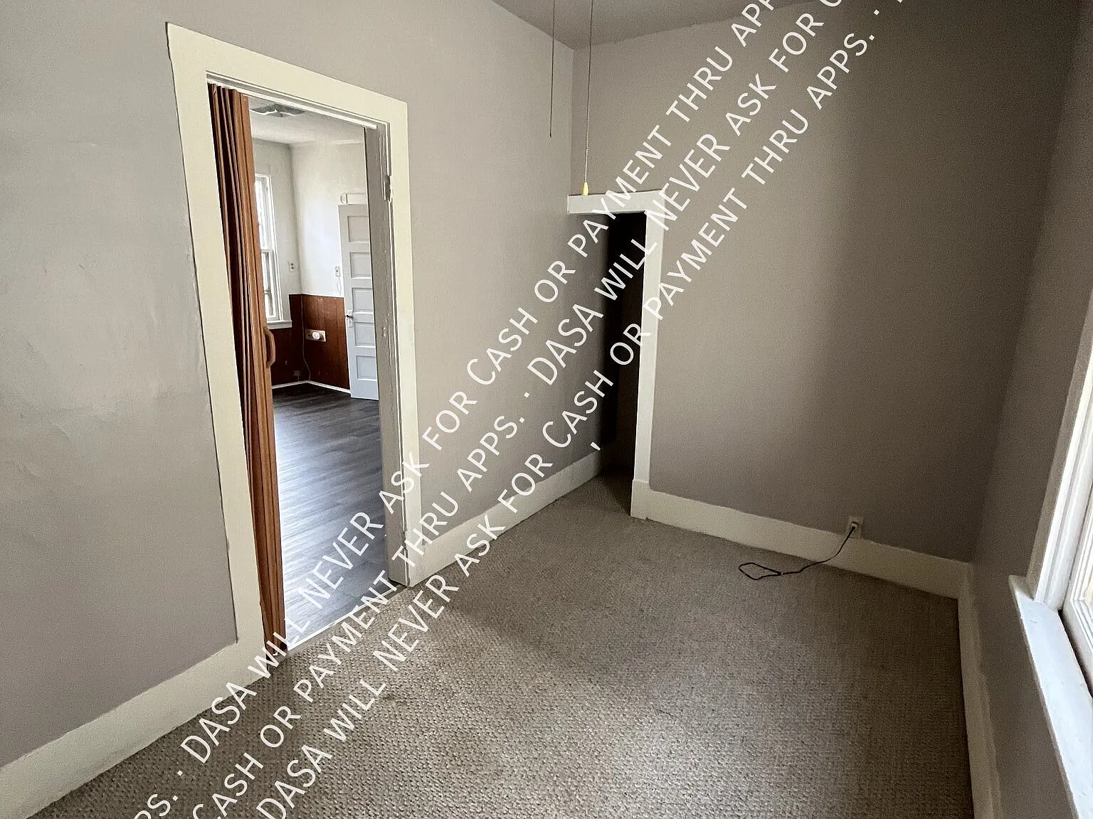 444 Schiller Upper - 2 Bed / 1 Bath — Photo 4