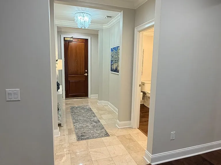 300 Grandview Ct #323 — Photo 7