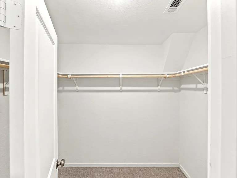 271 Zyra Ave — Photo 19