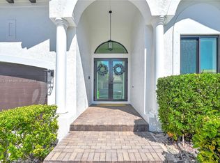 7565 SW 190th St, Cutler Bay, FL 33157