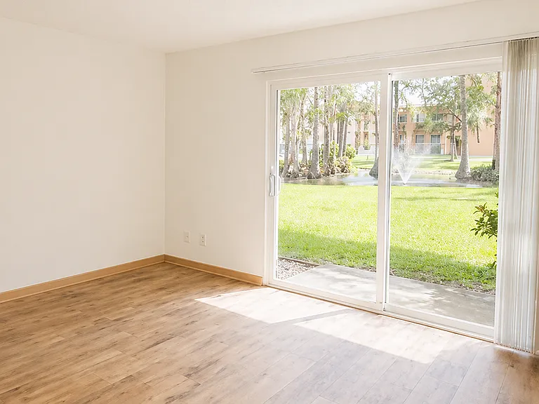 5820 N Church Ave #129 — Photo 5