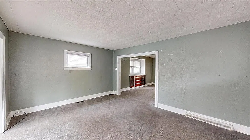3 bed, 1354 sqft, $1,350 — Photo 3