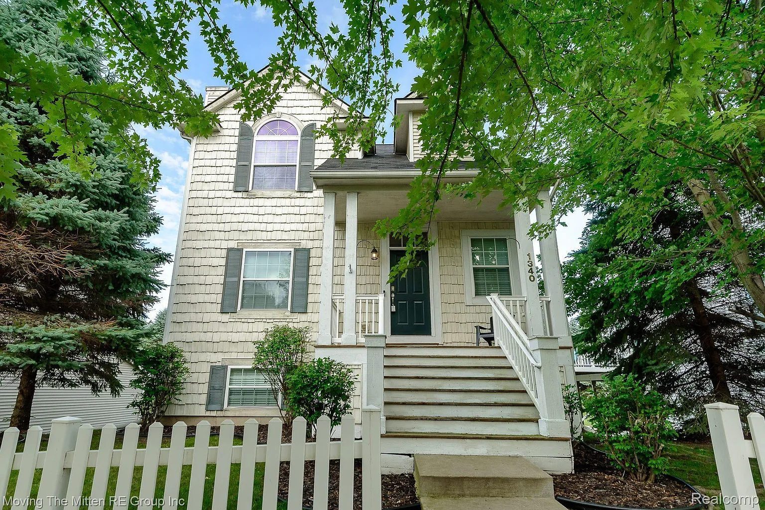 1340 Eisenhower Ln photo 1