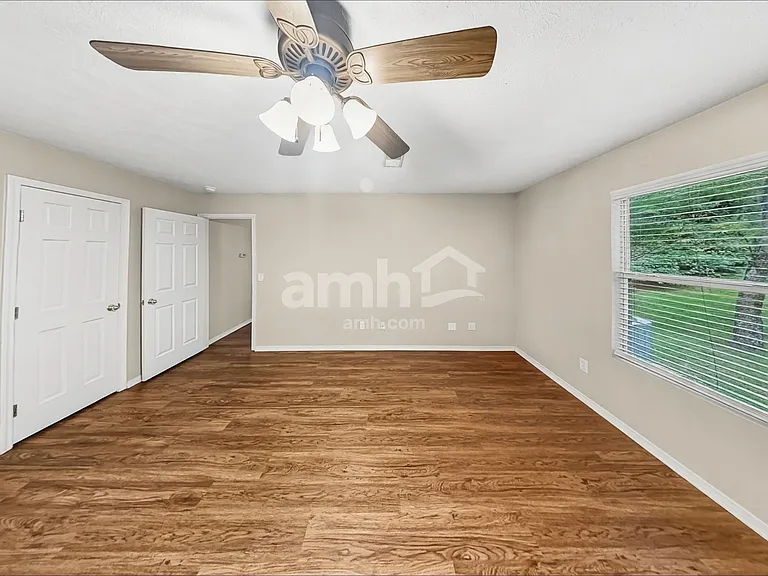 2649 Sutherland Dr — Photo 9
