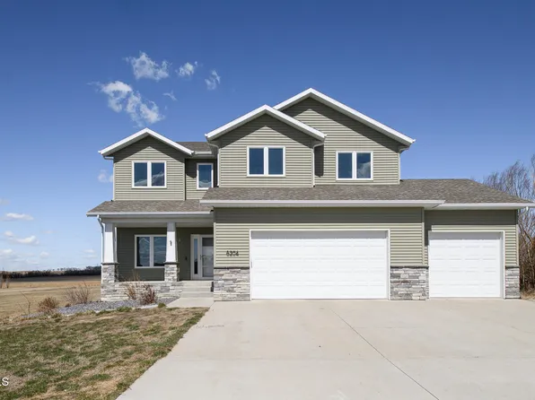 8204 Belmont Ln, Bismarck, ND 58501