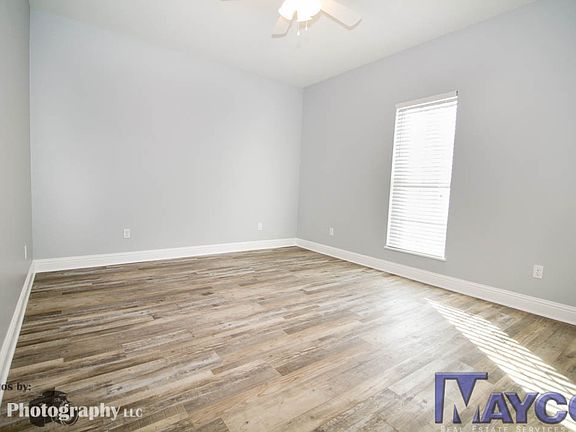 3rd image of 239 E Egan St