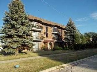 8059 W 84th St APT 3C, Justice, IL 60458