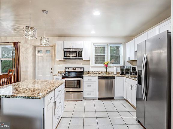 2nd image of 6207 Walton Ave