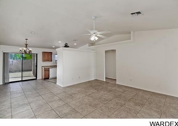 4th image of 1871 Willow Ave