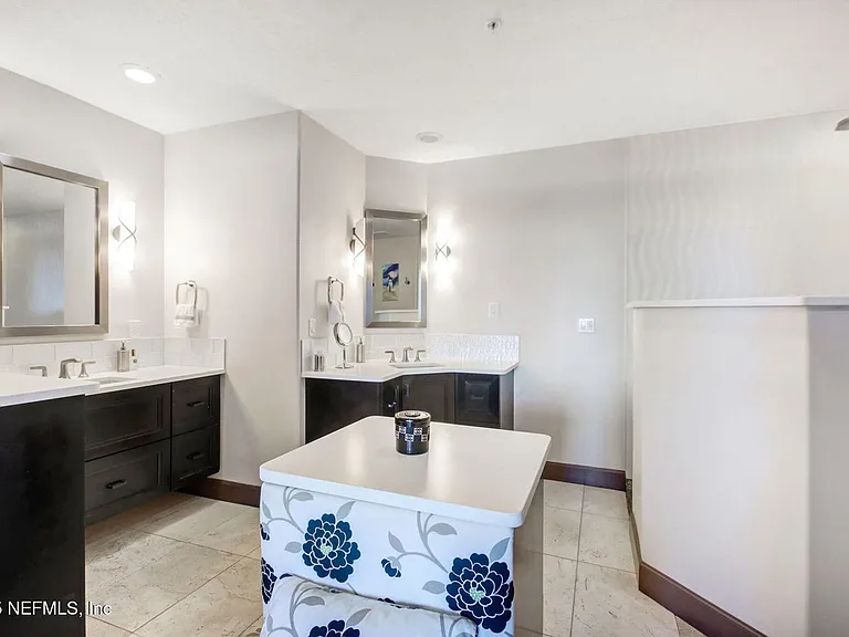 1431 Riverplace Blvd #1710 — Photo 19