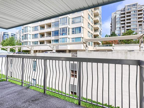 4th image of 6340 Buswell St #208