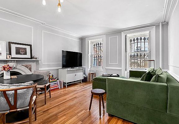 2nd image of 103 Cambridge Pl