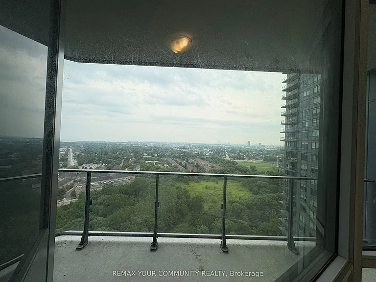 10 Park Lawn Rd #2404 — Photo 41