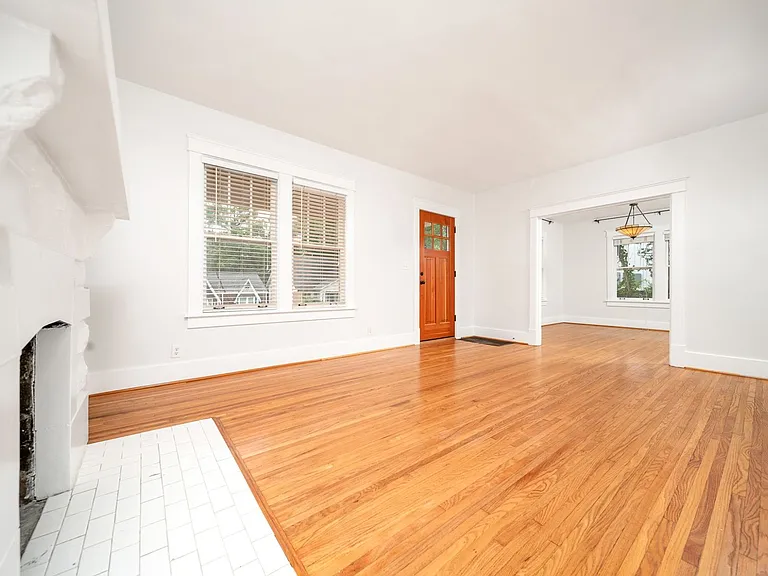 1710 Gale Ln — Photo 5