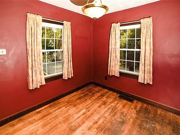 5th image of 17665 Peninsula Dr