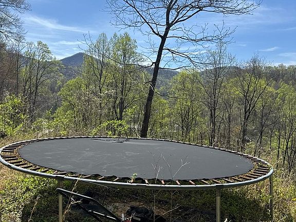 3rd image of 6175 Skyland Dr