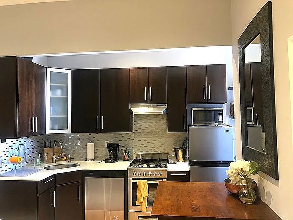 3rd image of 27 E 7th St APT 5R