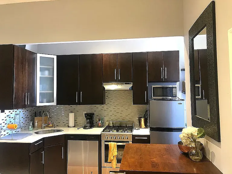 27 E 7th St #5R — Photo 3