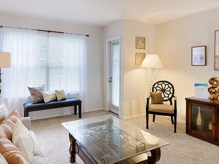 Greenbriar Apartments — Photo 16