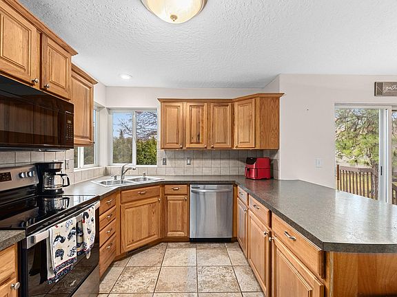 4th image of 8205 E Sommerset Dr