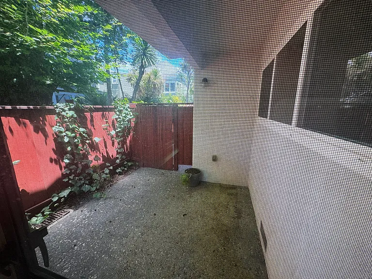 2132 Clinton Ave #B — Photo 10