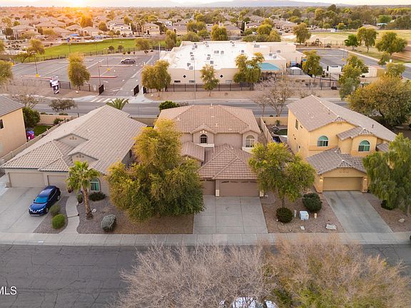 3rd image of 562 N KIMBERLEE Way