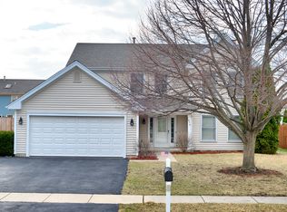 417 Indian Ridge Trl, Wauconda, IL 60084