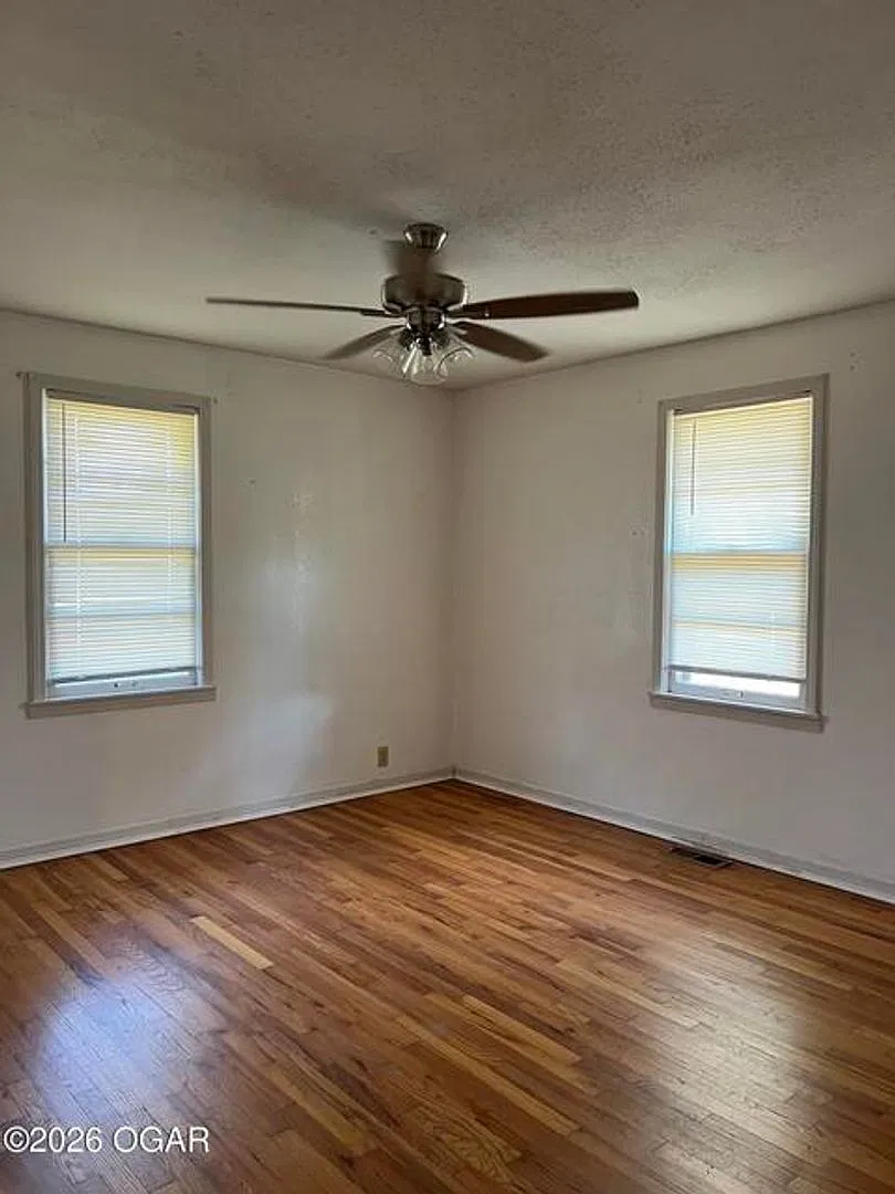 3 Bedroom 2 Bathroom home — Photo 4