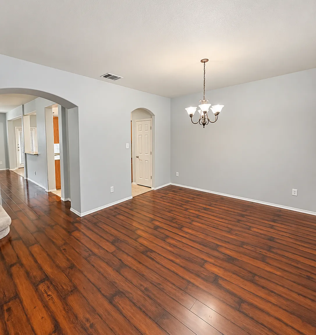 4 bed, 2.5 bath, 2716 sqft, $2,595 — Photo 2