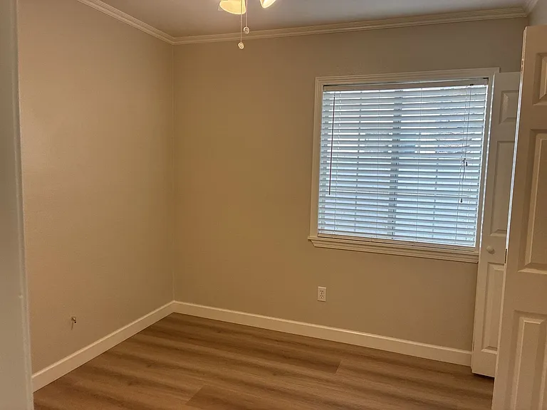 13927 Woodland Dr — Photo 50