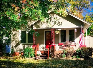 2905 Gene Field Rd, Saint Joseph, MO 64506