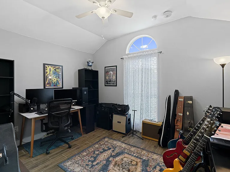 3133 Quebec Dr — Photo 12