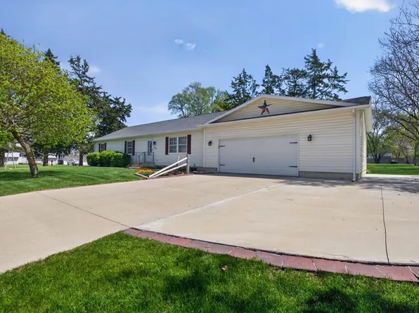 722 Creston Ave, Waterloo, IA 50707