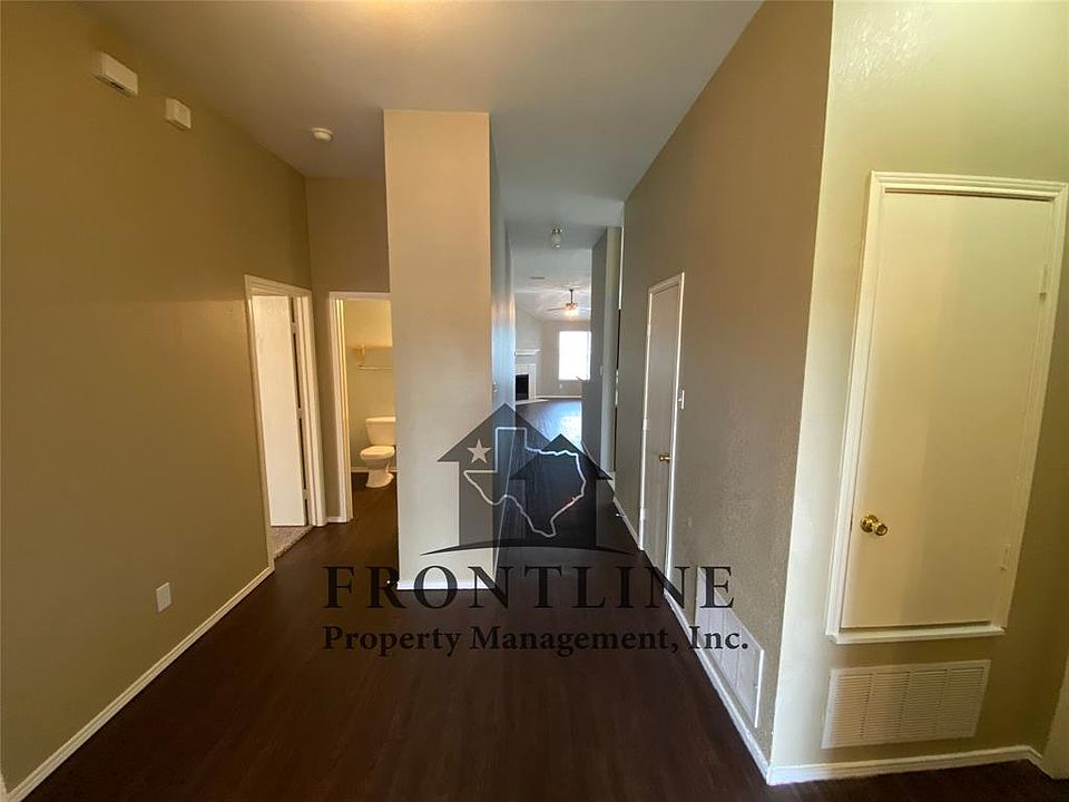 1st image of 527 Elk Run Dr