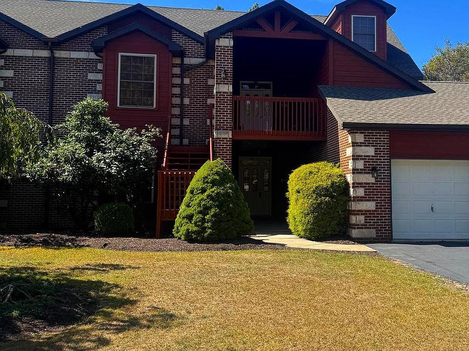 1st image of 1303 Country Club Dr