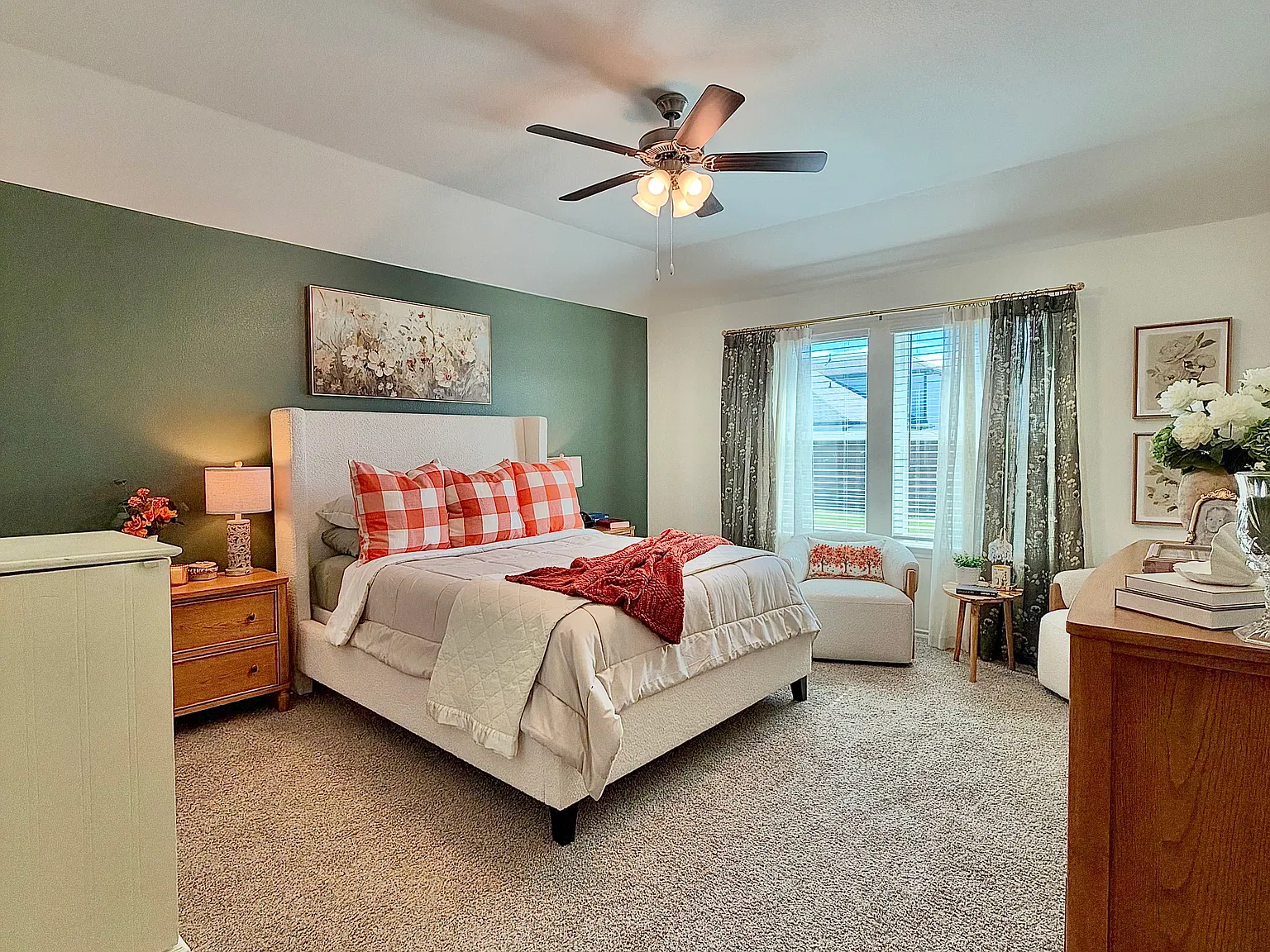 4 bed, 1629 sqft, $2,000 — Photo 3