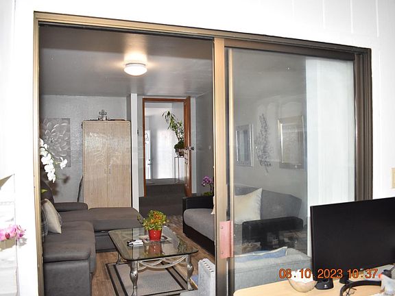 3rd image of 224 Los Olivos Ave