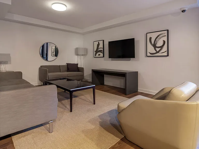 505 W 54th St #10 — Photo 26