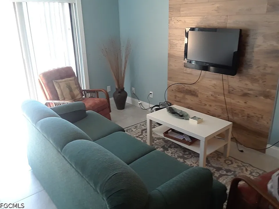 5305 Summerlin Rd #513