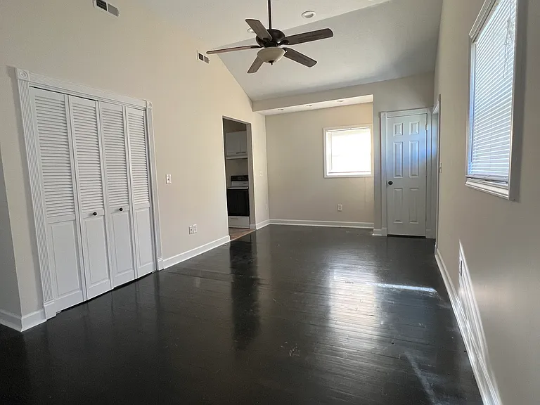 3983 Front St #4 — Photo 2