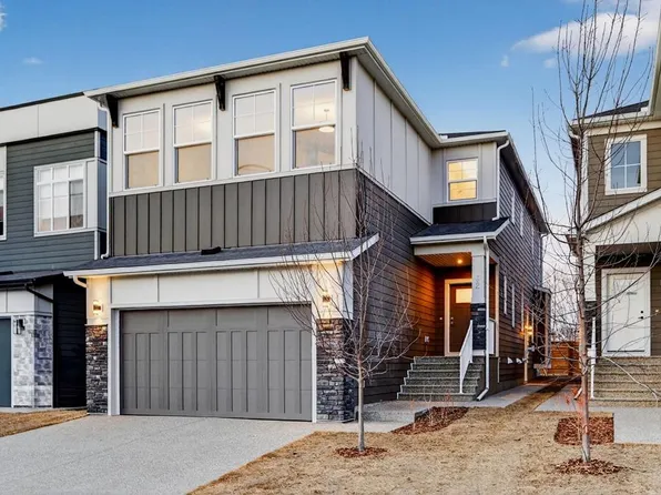 62 S Westland Park SW, Calgary, AB T3H 0W1