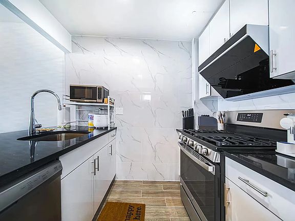 4th image of 144-27 Sanford Ave #3J