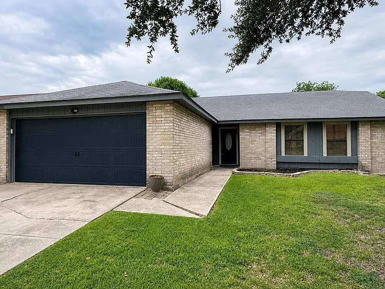 3426 Meadow Head Dr — Photo 1