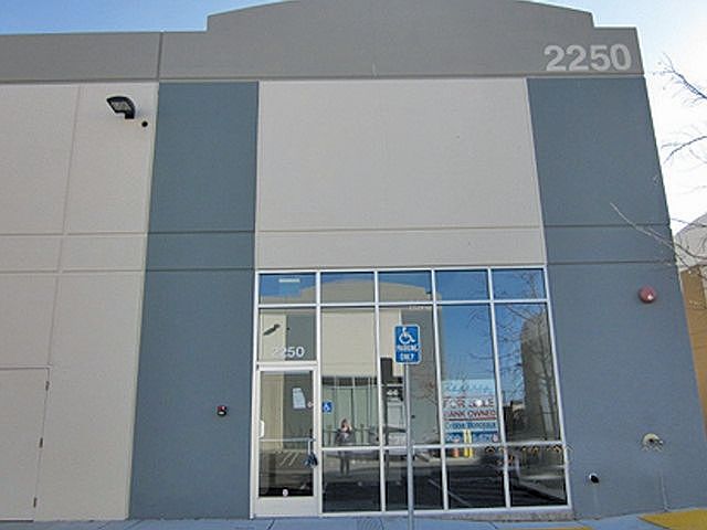 1st image of 2250 N Macarthur Dr