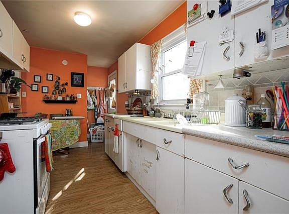 3rd image of 4259 N Chelsea Ave