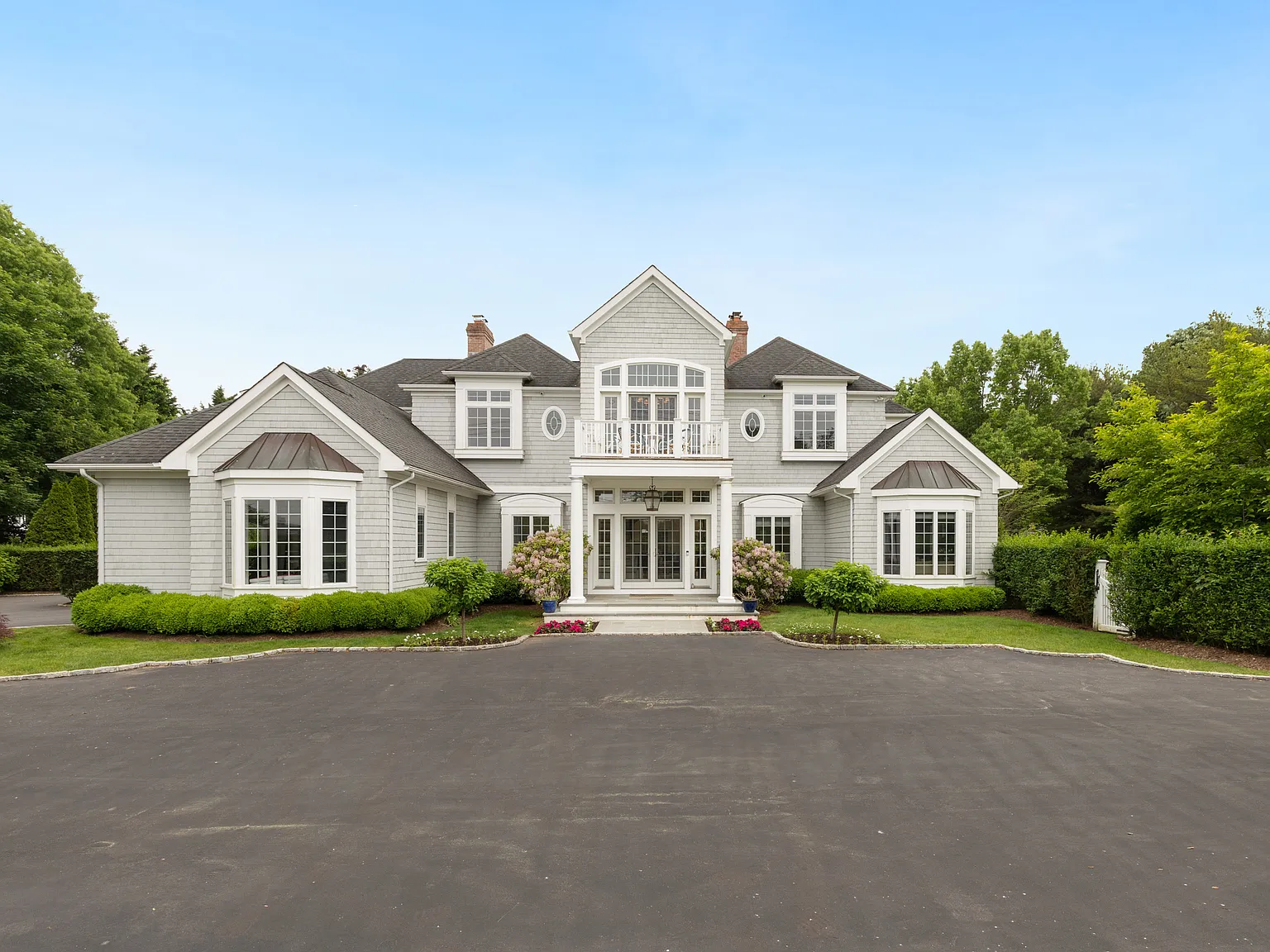 Water Mill Gated Estate With Farm Views — Photo 3