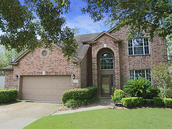 This lovely 2 story home has 2 car oversized garage, and is located on a large cul-de-sac, backing to a greenbelt.