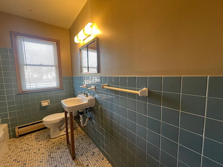 701 East 3rd St — Photo 21