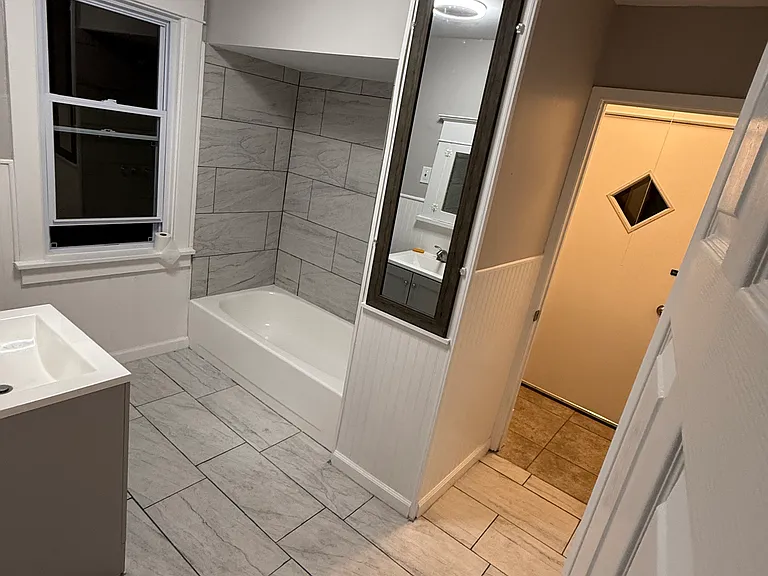 164 Parkridge Ave — Photo 2